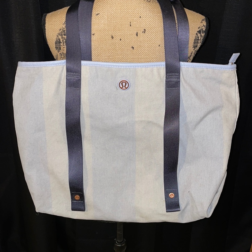 Lululmon Athletica Yoga/Beach Bag